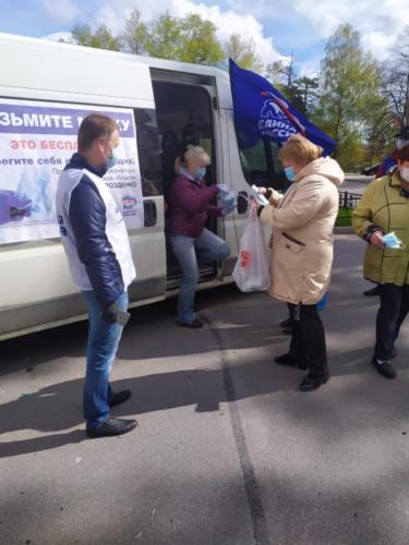 Раздача масок Раздача масок